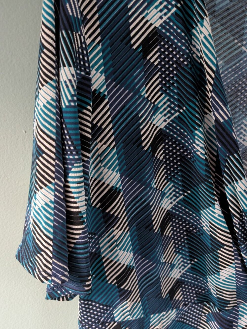 Stretchy Geometric Patterned Dress - Picture 2 of 6